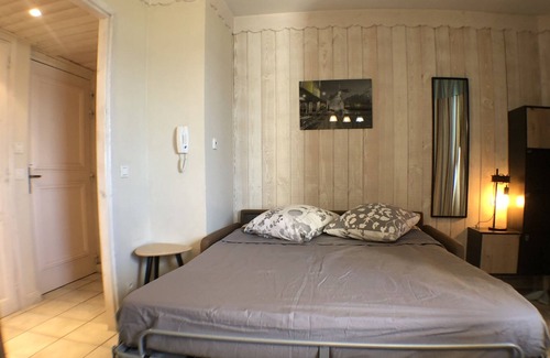 Duingt Apartamento | Studio les Pieds Dans L'eau