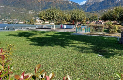 Duingt Apartamento | Studio les Pieds Dans L'eau