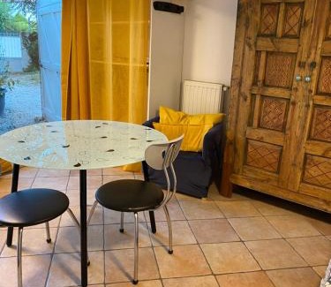 Oullins Apartamento | Studio Les Terrasses
