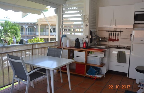 Anse des Rochers Apartamento | Studio/loggia on the first floor of a comfortable villa. In a magnificent park.