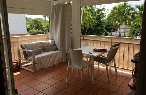 Anse des Rochers Apartamento | Studio/loggia on the first floor of a comfortable villa. In a magnificent park.