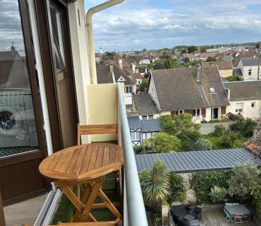 Ouistreham Apartamento | Studio Lumineux à 2 pas de la Rue de la Mer