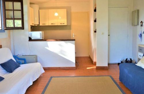 La Croix-Valmer Apartamento | Studio lumineux proche plage avec parking à La Croix-Valmer - FR-1-226B-59