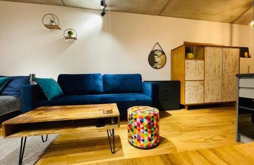 Gliwice Apartamento | Studio Mango w/Patio & Parking