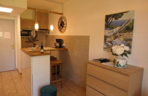Mouans-Sartoux Apartamento | Studio meublé face au golf