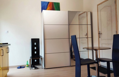 La Courneuve Casa | Studio Meublé Pour une ou Deux Personnes