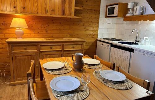 Meribel Centre Apartamento | Studio Mezzanine pour 4 Pers - Centre Méribel, Proche Pistes et Commerces, Animaux Acceptés - FR-1-180-15