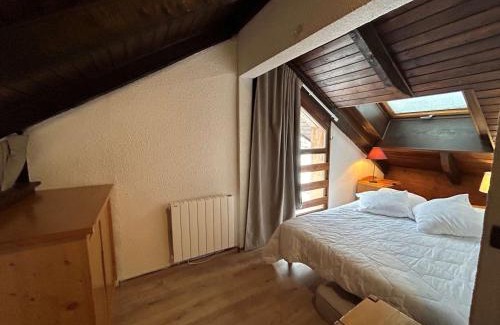 Meribel Centre Apartamento | Studio Mezzanine pour 4 Pers - Centre Méribel, Proche Pistes et Commerces, Animaux Acceptés - FR-1-180-15