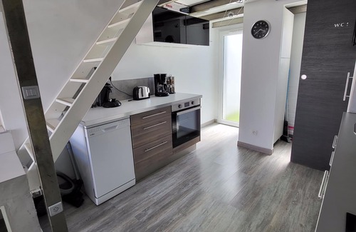 Saint-Bres Apartamento | Estudio-Confortable-Baño con ducha-Terraza