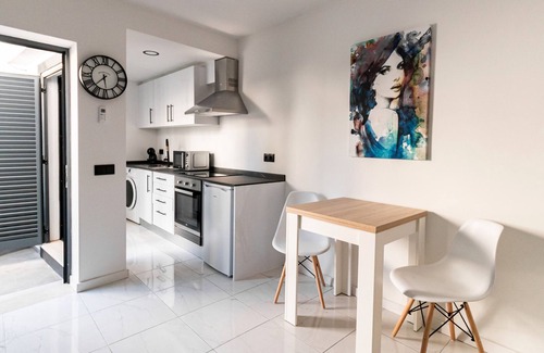 Albufeira Apartamento | Studio 'Mi Casa Es Su Casa Nº1' with Wi-Fi and Air Conditioning