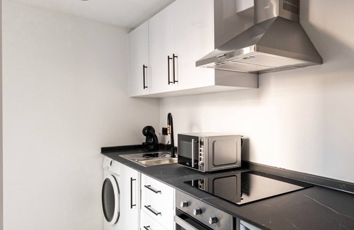 Albufeira Apartamento | Studio 'Mi Casa Es Su Casa Nº1' with Wi-Fi and Air Conditioning