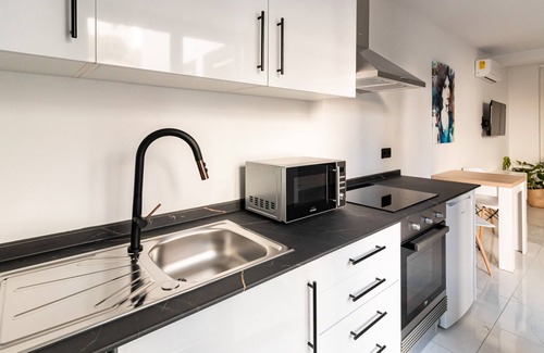 Albufeira Apartamento | Studio 'Mi Casa Es Su Casa Nº1' with Wi-Fi and Air Conditioning