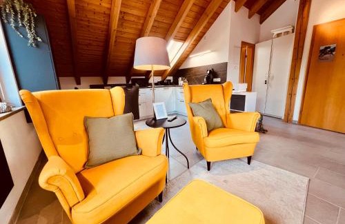 Neustadt Apartamento | Studio mit King-Size-Bett & Privatparkplatz