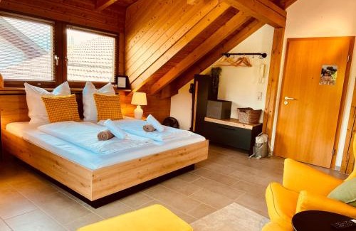 Neustadt Apartamento | Studio mit King-Size-Bett & Privatparkplatz