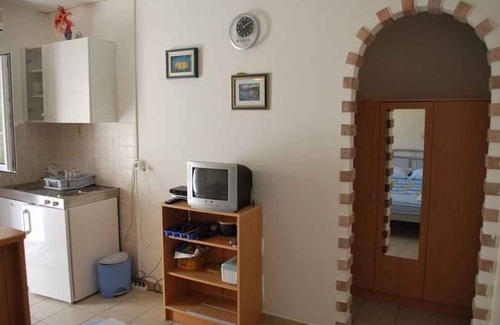 Rab Town Apartamento | Apartamento vacacional con terraza de jardín de 25 m² con vista al mar