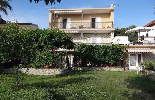 Rab Town Apartamento | Apartamento vacacional con terraza de jardín de 25 m² con vista al mar
