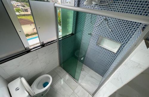 Parque Enseada Apartamento | Studio Mobiliado 52 proximo a praia da Enseada