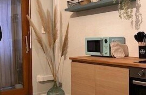 Les Arenes Apartamento | Studio Moderne et Cosy Climatisation, Wifi, Parking et Piscine - 4aren