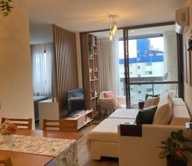 Itapua Apartamento | Studio moderno e aconchegante, com piscina e a poucos passos do mar