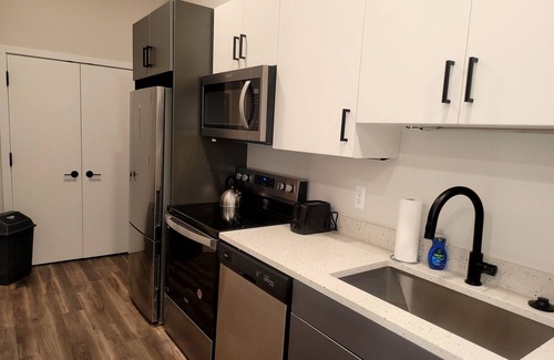 Detroit Apartamento | Studio Monthly & Daily Rental For Traveling Professionals,Corporate & Student's
