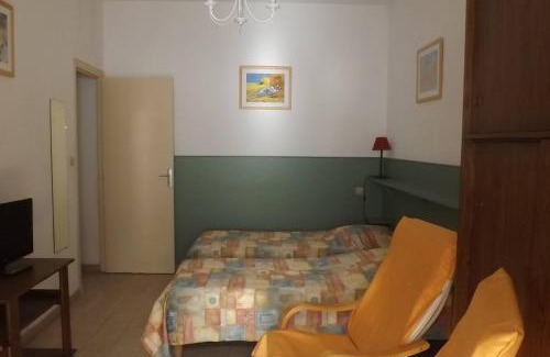 Amelie-les-Bains-Palalda Apartamento | Studio n°4 agréable avec terrasse, bien situé