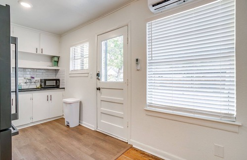 Monticello Casa | Studio Near 7th Street & Dickies Arena
