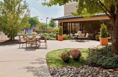 Allentown Apartamento | Estudio cerca de ABE con transporte gratuito al aeropuerto las 24 horas | Acceso compartido a la bañera de hidromasaje