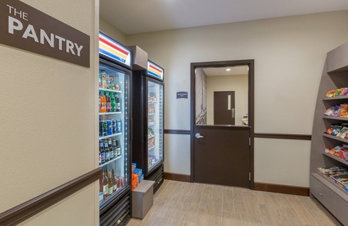 Fremont Apartamento | ¡Estudio accesible cerca del centro de la ciudad con transporte, desayuno y acceso a la piscina GRATIS!