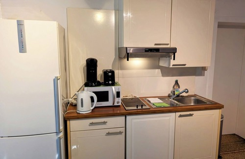 Etterbeek Apartamento | Convenient studio in Montgomery near supermarkets and public transports