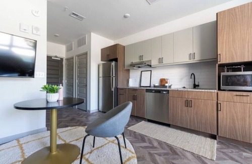 Urbana Apartamento | Studio near UIUC/Yugo Guest Suites C
