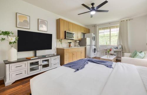 Makaha Valley Casa | Studio Nene by AvantStay Chic Cozy King Bed
