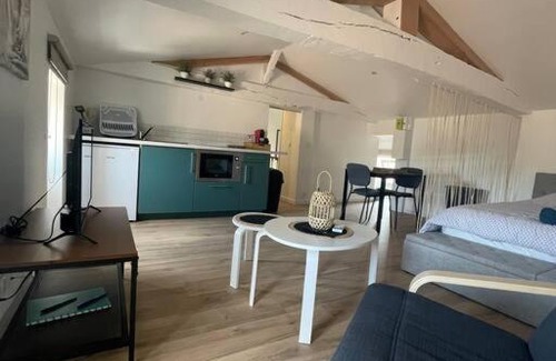 Blaye Apartamento | Studio neuf lumineux climatisé