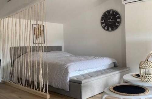 Blaye Apartamento | Studio neuf lumineux climatisé