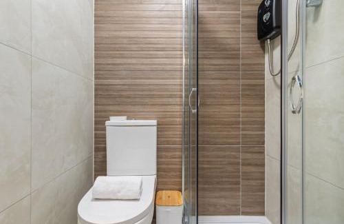Upper Edmonton Apartamento | Studio next North Mid Hospital & Hotspur Stadium