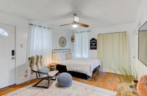 Midtown Casa | Studio Oasis Private Patio Super Walkable Midtown