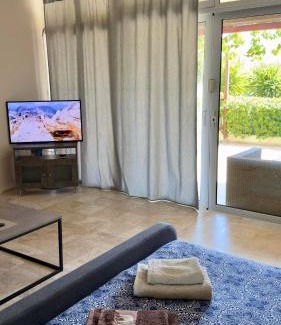 Loutraki-Agioi Theodoroi Apartamento | Studio on the beach