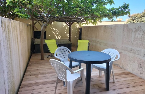 Lacanau-Ocean Apartamento | Estudio en planta baja con terraza situada en primera línea de mar.