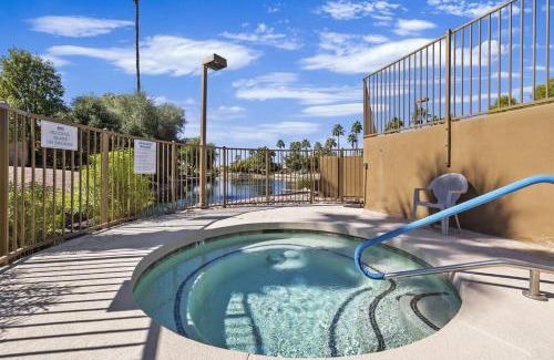 Las Casitas del Sur Apartamento | Studio on the Lake w/Pool, Hot Tub & Tennis