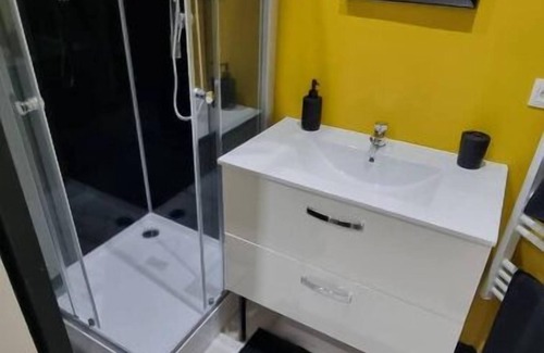 Saint-Quentin Apartamento | Studio Orchidée, Tout Confort, Rénové