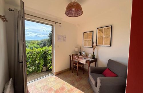 Rognes Apartamento | Studio Ouest - Chambre avec vue vignoble - Domaine viticole Château Barbebelle Rognes - Proche d'Aix-en-Provence