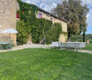 Rognes Apartamento | Studio Ouest - Chambre avec vue vignoble - Domaine viticole Château Barbebelle Rognes - Proche d'Aix-en-Provence