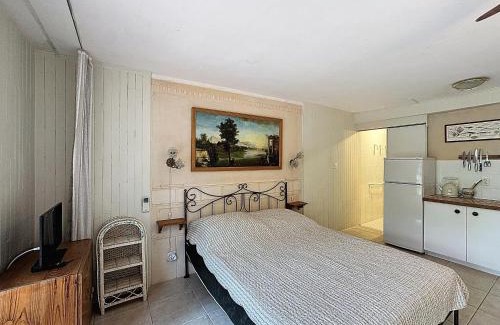 Saintes-Maries-de-la-Mer Apartamento | Studio pour 2 à Saintes-Maries-de-la-Mer, proche plage et village, jardin calme - FR-1-475-161