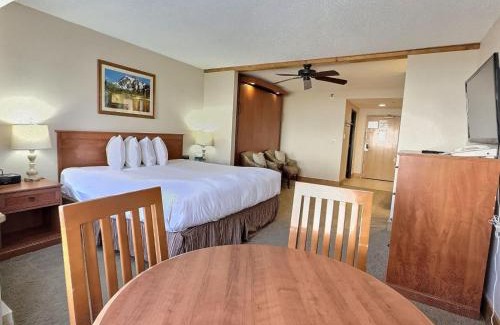 Crested Butte Casa | Studio Perfect Location 317 with Pool and Hot Tub
