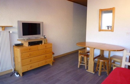 Cognet Apartamento | Studio pour 4 pers avec balcon, TV, cuisine équipée, à 50m des pistes - Alpe d'Huez - FR-1-405-101