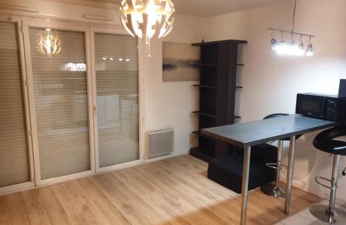 Rosny-sous-Bois Apartamento | Studio proche rer e