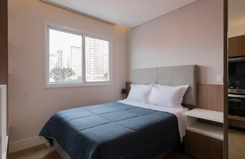 Reboucas Apartamento | Studio prox shopping Curitiba Wifi, TV a Cabo e ar by UROOMS