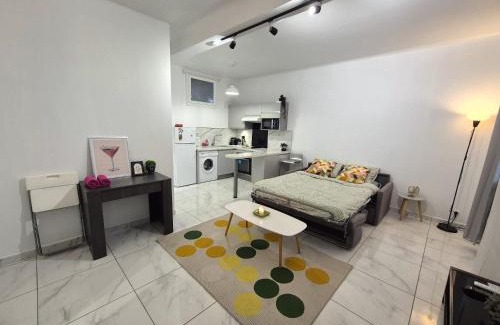 Le Piol Apartamento | Studio rénové au centre ville (15 min de la plage)