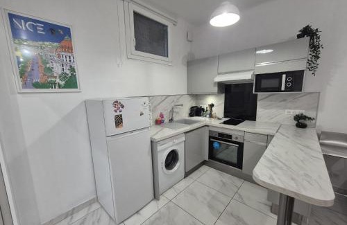 Le Piol Apartamento | Studio rénové au centre ville (15 min de la plage)