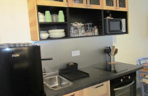 Villard-de-Lans Apartamento | Studio rénové au pied des pistes avec balcon – 4 pers, cuisine équipée, parking gratuit - FR-1-689-87