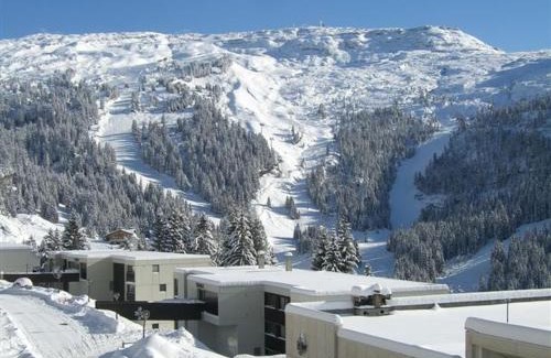 Flaine Apartamento | Studio Rénové avec Cabine, Balcon et Casier à Ski, au Centre de Flaine Forêt - FR-1-425-154